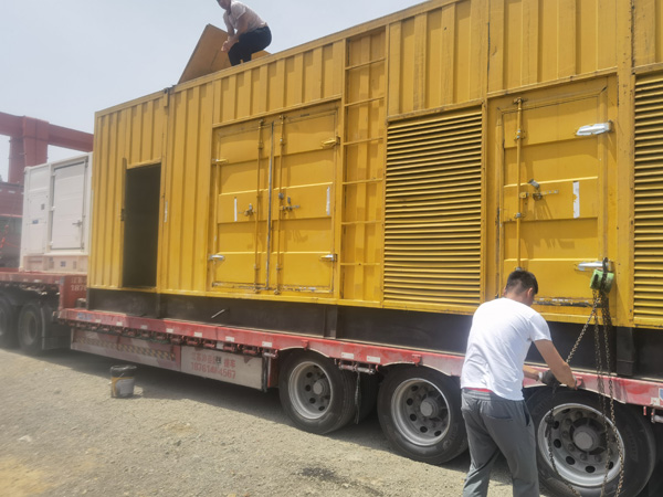 镇坪除了负载情况和发动机维护，还有哪些因素会影响 200kw 柴油发电机的油耗？